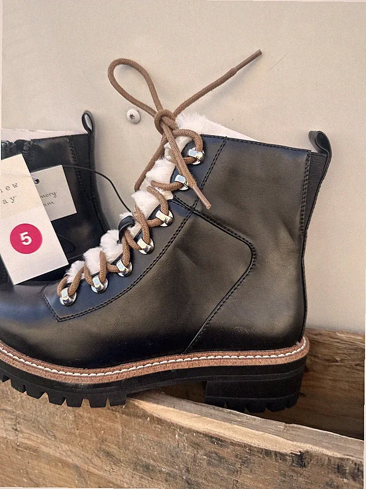 Block heel women's hiking boots