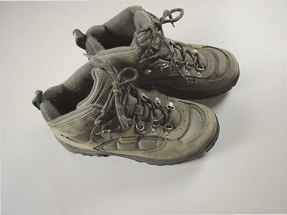 Columbia B19 Size 7.5 Women's Tan/Sage Green Leather Lace Ankle Hiking Shoes