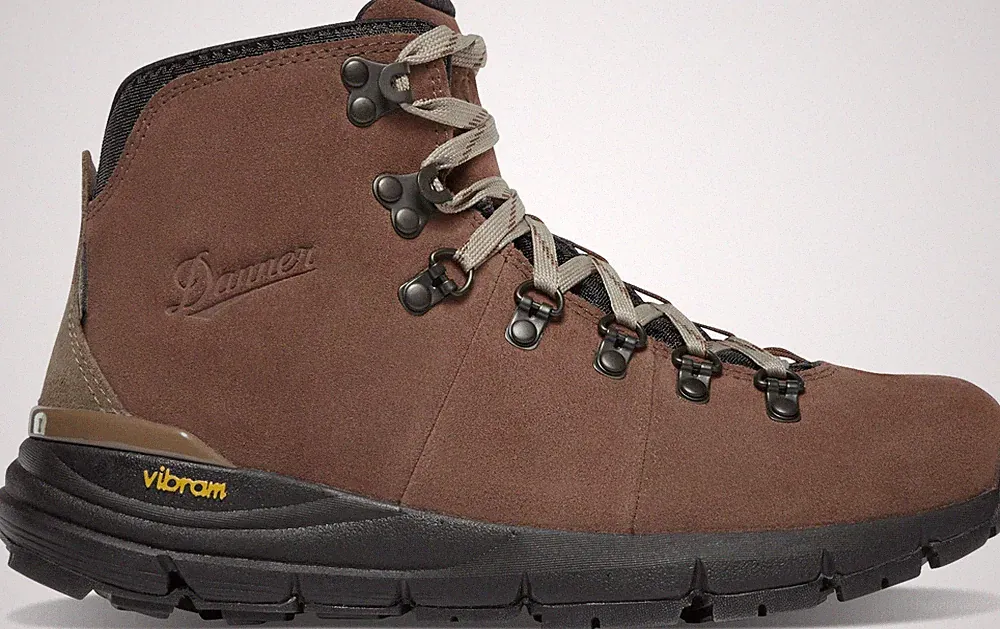 Danner Women's Mountain 600 4.5" Waterproof Hiking Boots Dark Earth 62301 Vibram