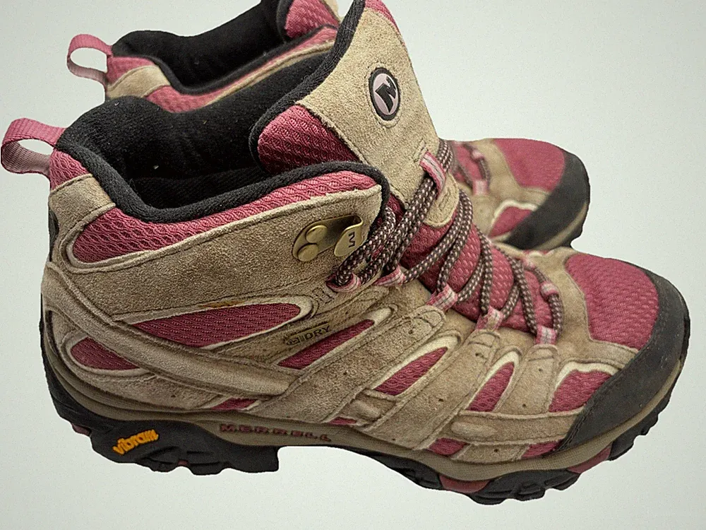 19 Women's Hiking Boots
