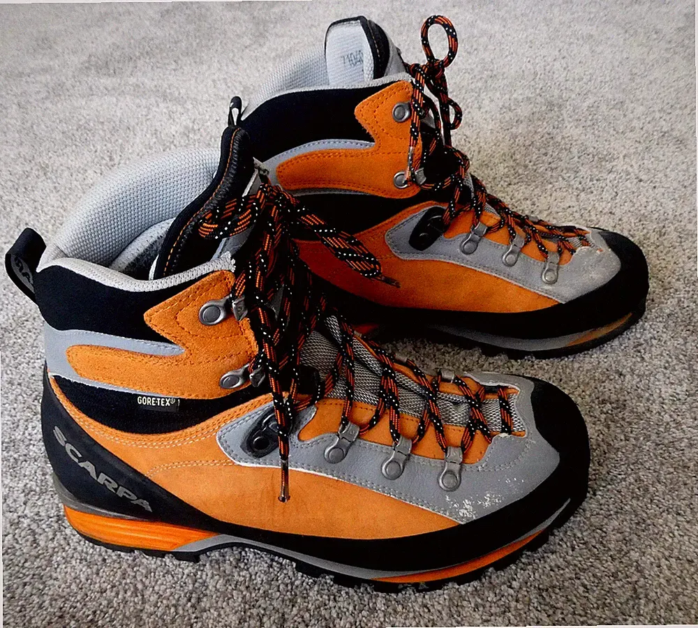 Scarpa Hiking Boots - Size 42 - US Men's 9 - Women's 10 - Orange & Black