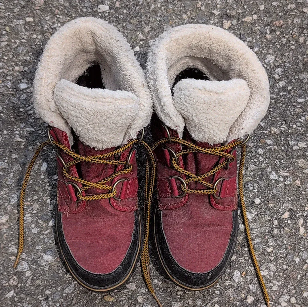 SOREL Waterproof Faux Fur Lined Lace Up Snow Boots Red, women US size 7.5