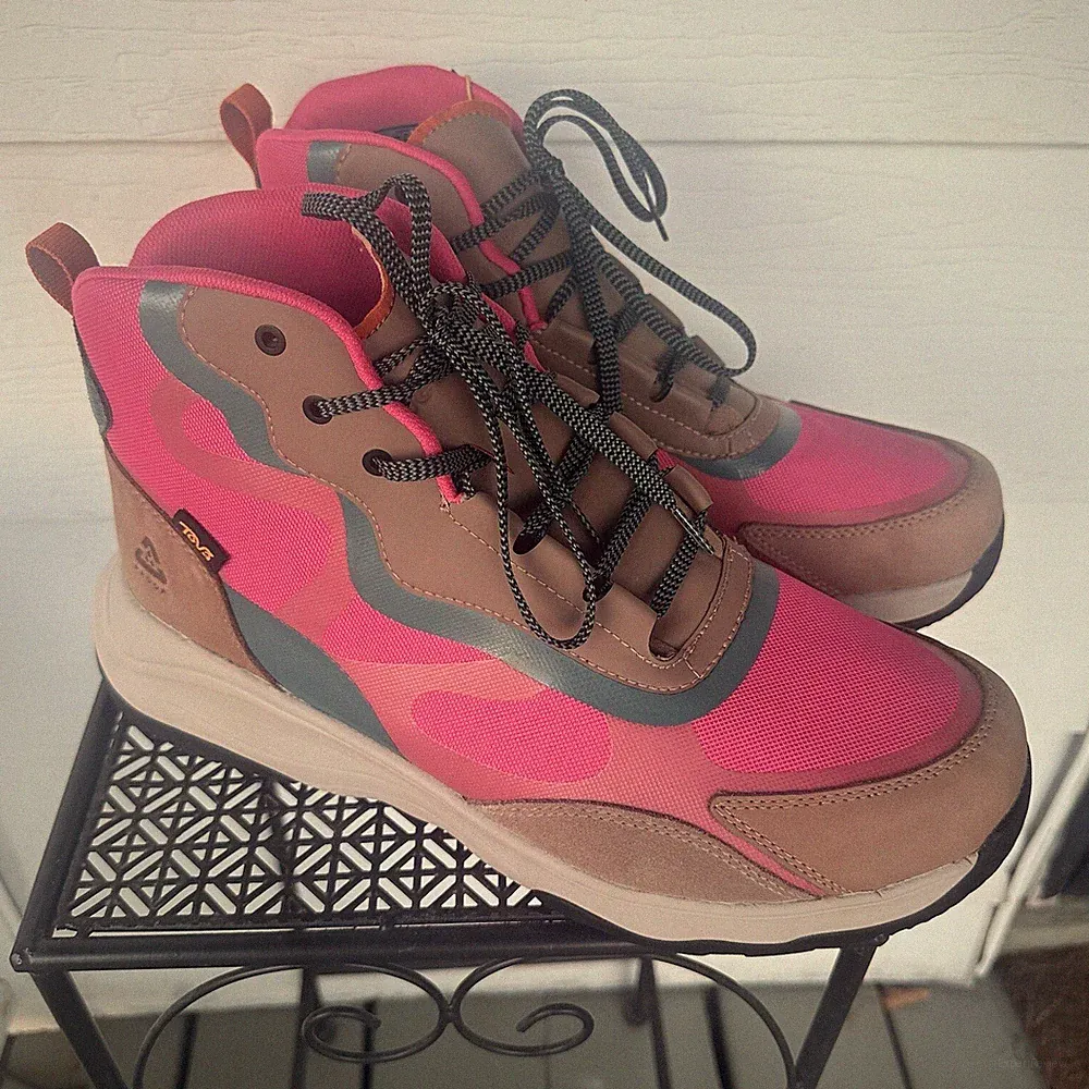 Teva Hiking Boots Womens Size 13.5 Geotrecca Mid Tevarapid Pink Proof NWT $150