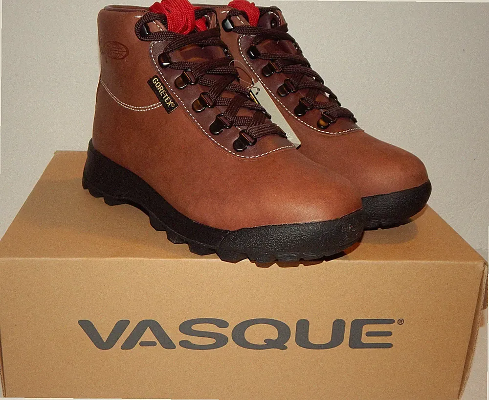 Vasque Sundowner Gore-Tex Women's Hiking / Winter Boots Size 7.5 Wide Red Oak
