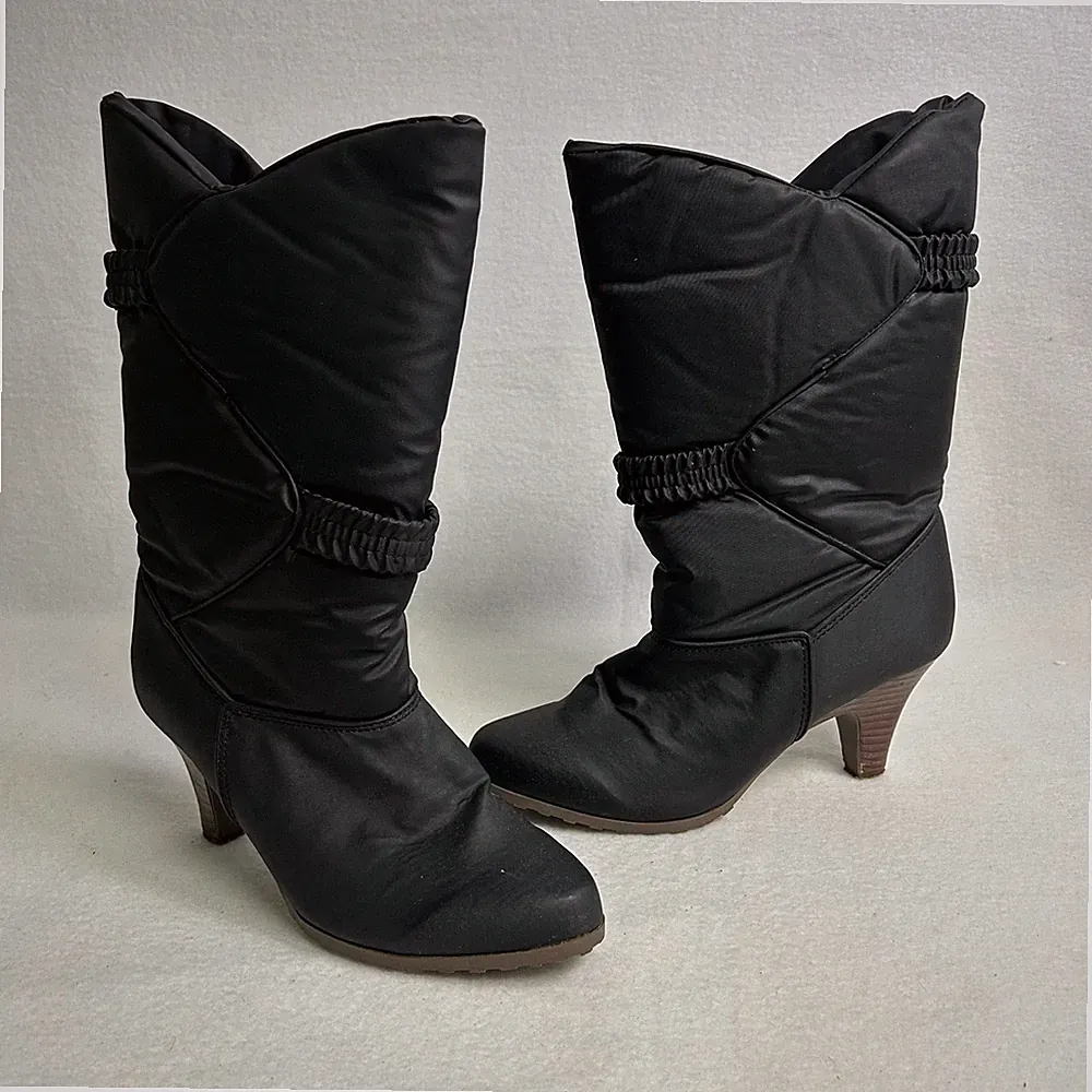Vintage 80s Jacque Bechard Womens 8 Black Quilted Puffer Kitten Heel Boots