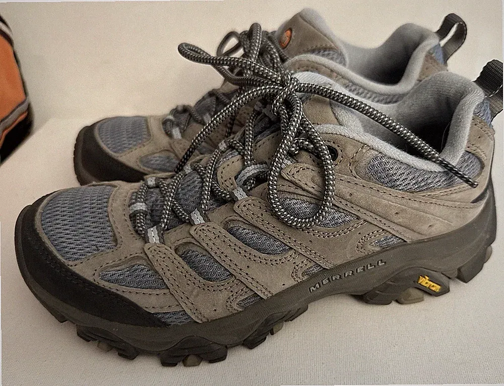 Women's APEX hiking trail camping boots size 6 brown purple Wide 6 W