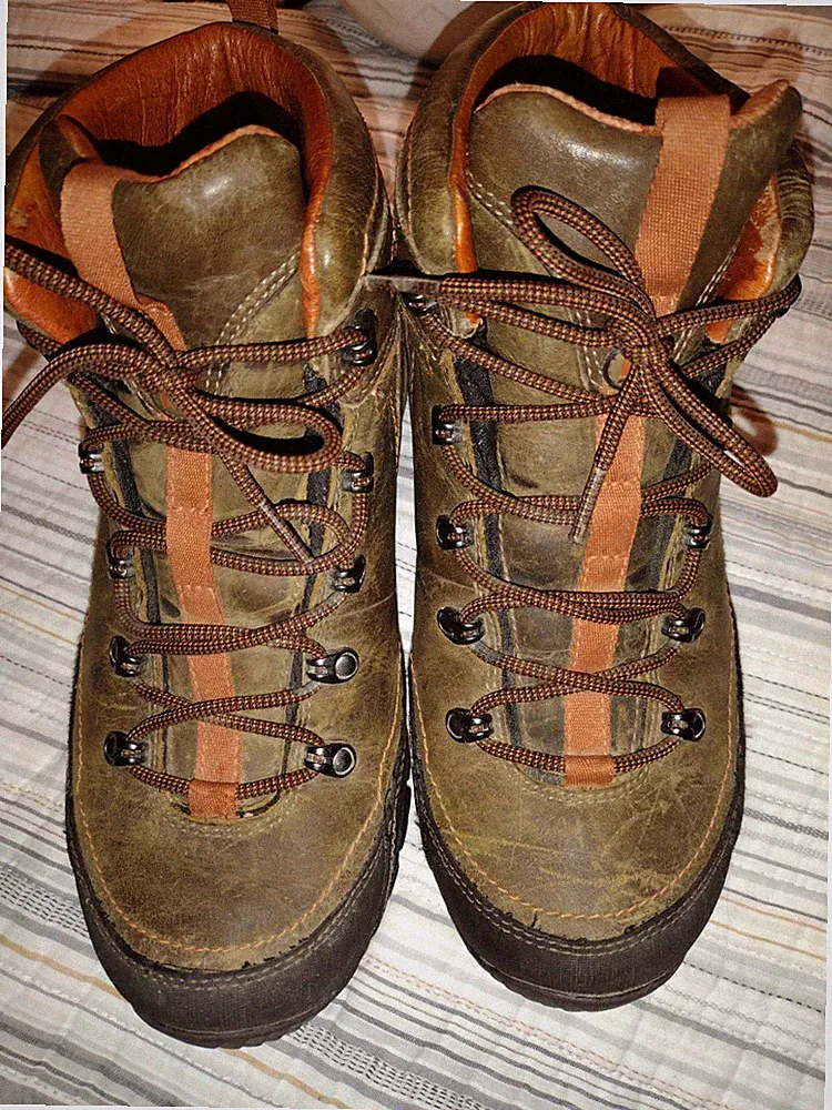 womens leather hiking boots